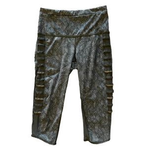 Lululemon Athletica Womens Capri workout leggings media pocket sport